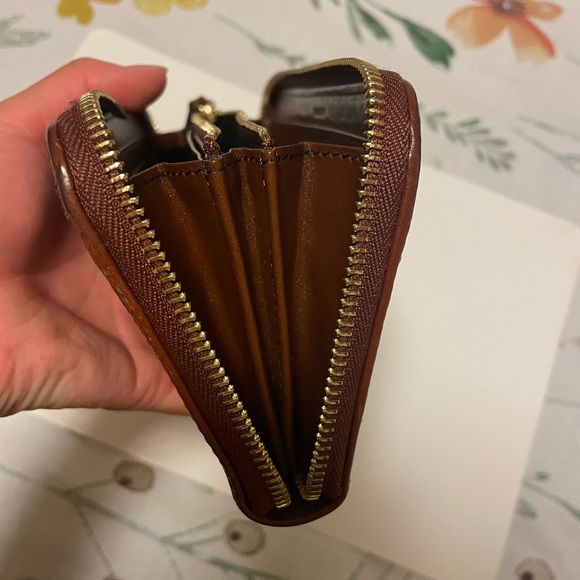 Burberry | Ziggy Long Wallet - Picture 7 of 9